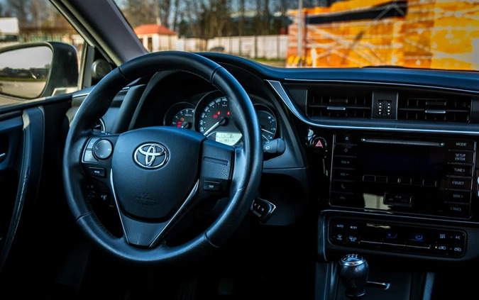 Toyota Auris cena 34000 przebieg: 193000, rok produkcji 2018 z Kraków małe 106